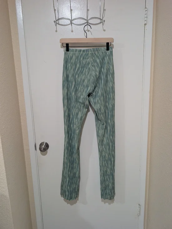 House of CB Erin Mesh Flared Trousers in Ivy Print - Picture 8 of 16